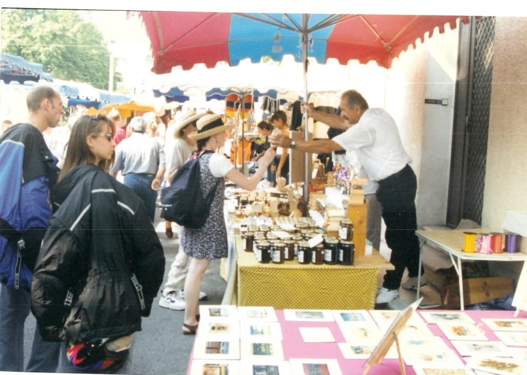 Honey vendor and leaving camera on casartblog