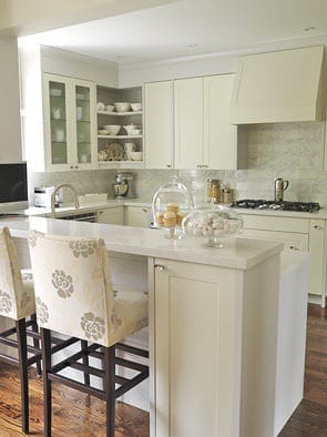 Kitchen renovation by Sarah Richardson with counter comfort stools on casartblog