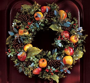 Williamsburg_DellaRobbia-wreath seen on Slipcovers for your walls, casartblog