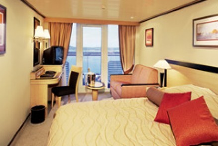 QM2 limited decor on casartblog