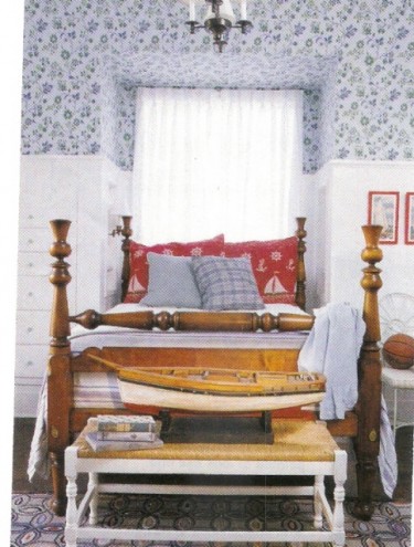 what about wallpaper in blue and white bedroom on casartblog