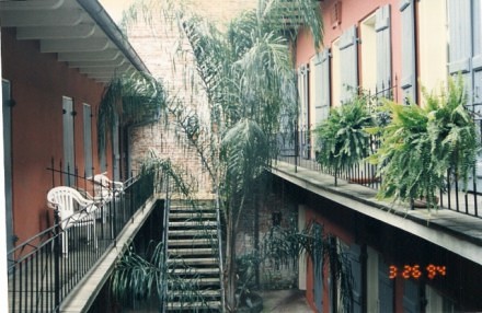 Vieux Carre courtyard on casartblog