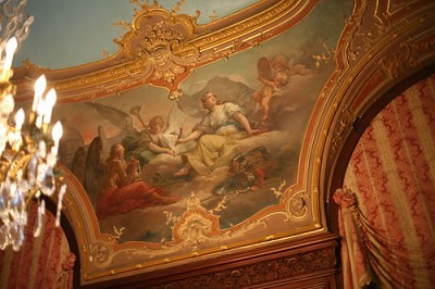 Looking up at murals in Interior-Marble House on casartblog