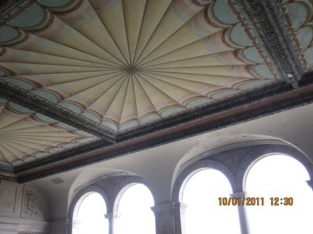 Looking up at the trompe l'oeil ceiling at The Breakers on casartblog