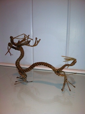 Dragon sculpture souvenir on casartblog