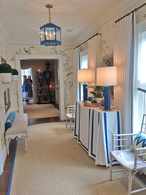 Upstairs Gallery designed by Christopher Nutter on casartblog