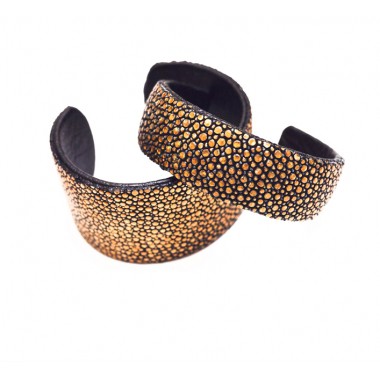 shagreen-cuff via Nest Interior Design on Slipcovers for your walls, casartblog