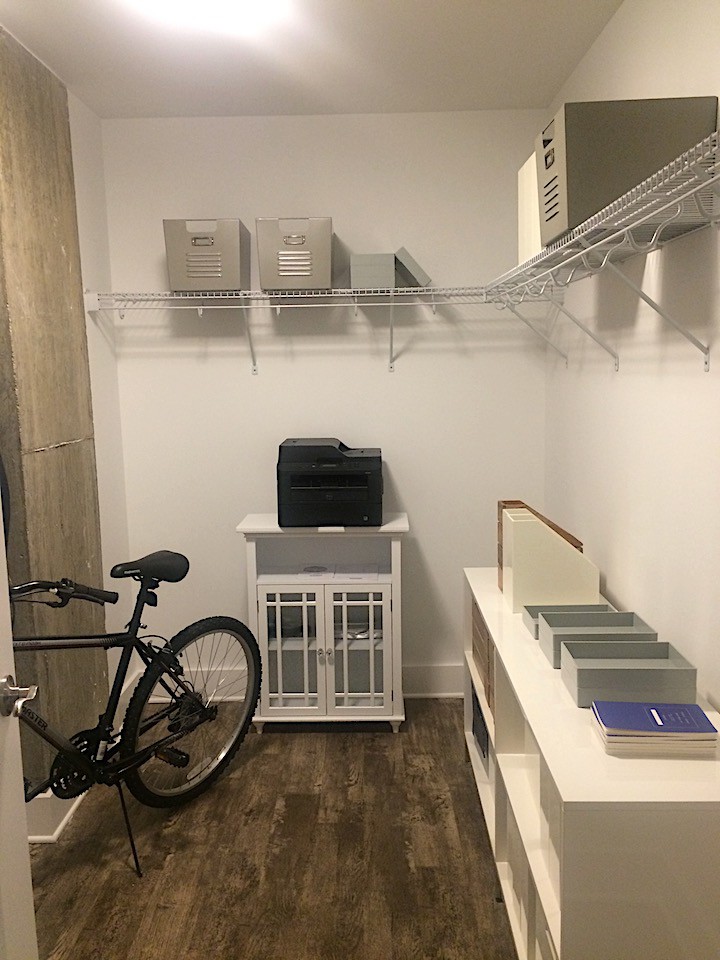 7_e-lofts-closet_casartblog