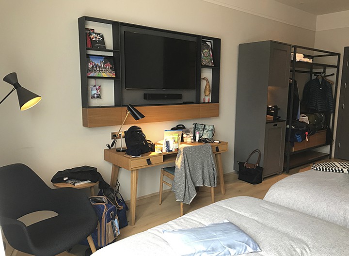 Hilton Canopy Reykjavik Bedroom Accessories_casartblog