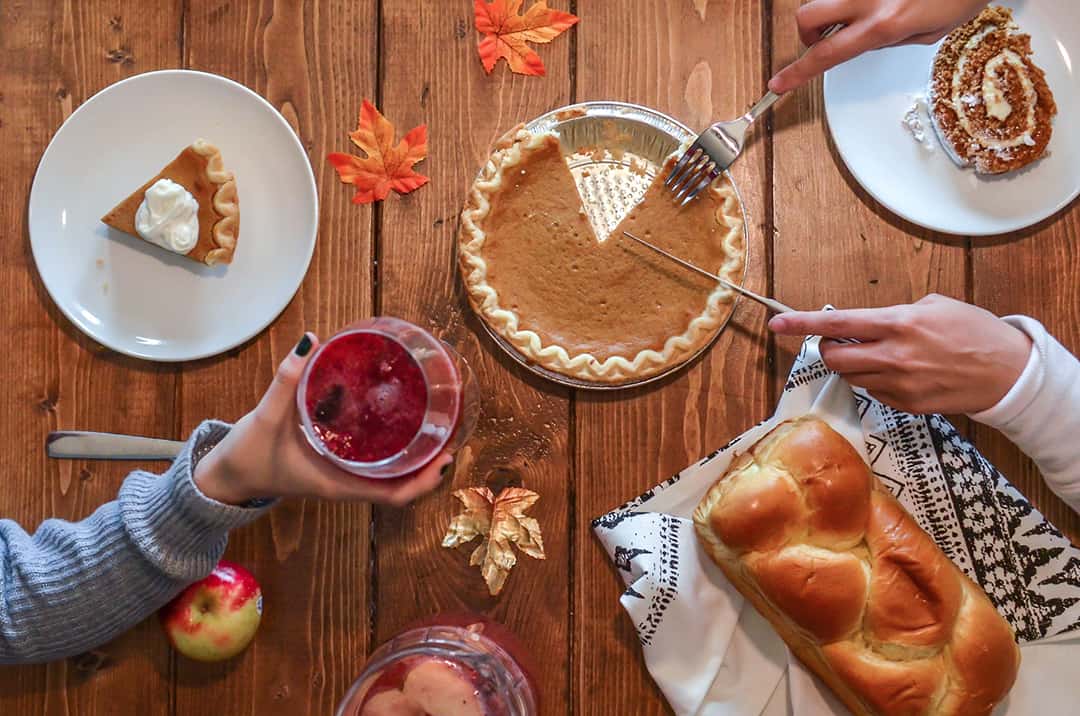 Welcoming Family Thanksgiving meal by Element5 Digital via Unsplash on casartblog