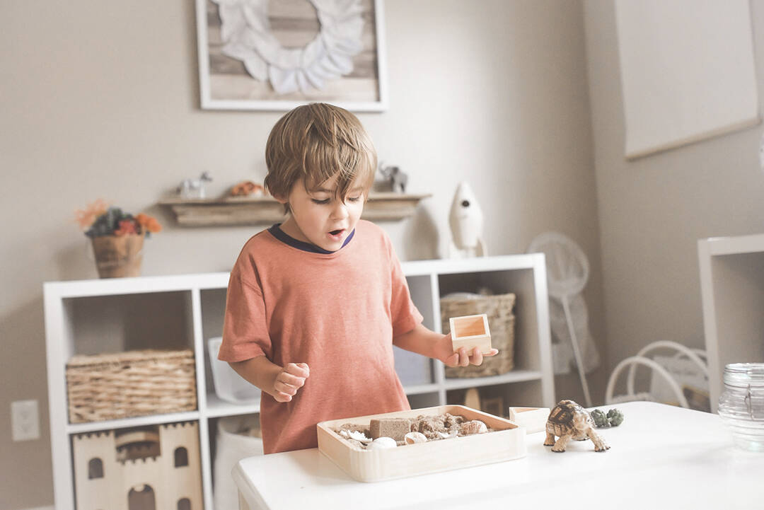 Gorgeous Kids Room Toys by paige-cody via unsplash_casartblog