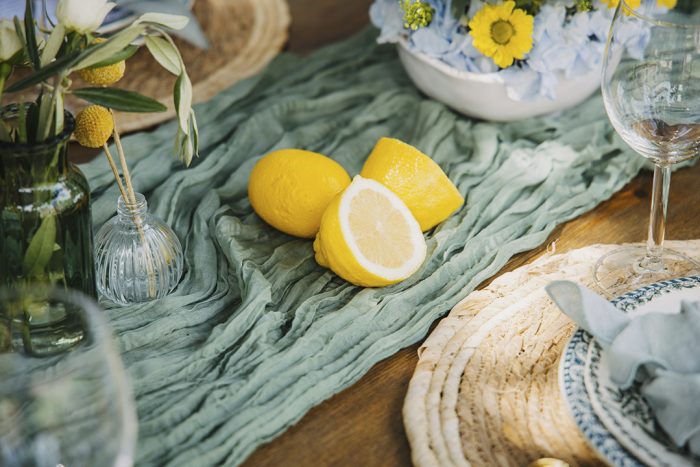 Spring Table Accents photo by Bruno Ngarukiye via unsplash_casarblog