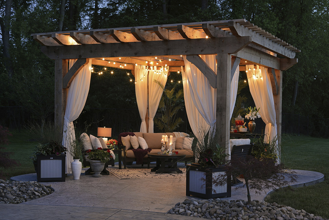 Seamless Indoor-Outdoor Spaces patio photo by Randy Fath via unsplash_casartblog