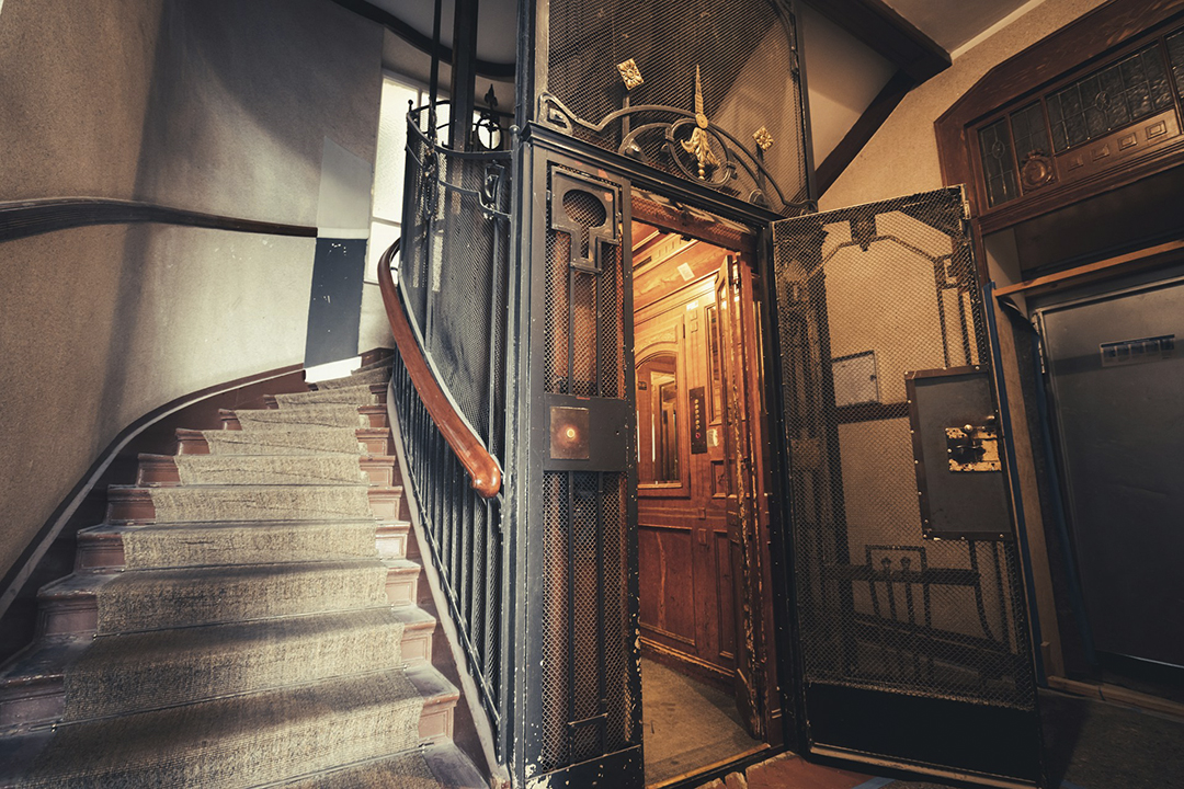 Stairwell Elevator Photo by Leon Seibert via unsplash_casartblog