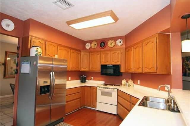 Kitchen Before Birds and Birch Casart temporary wallpaper